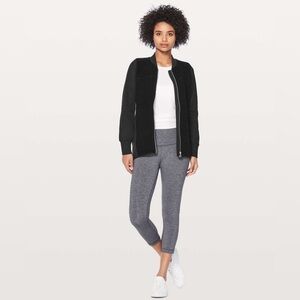 Lululemon Stand Out Sherpa Jacket in Black - size 4